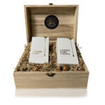 Immagine del bauletto natalizio morgana del re contenente 1 olio di nocciola tostato e 1 olio di nocciola cruda nel formato 100 ml